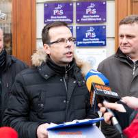 Pikieta przed biurem PiS