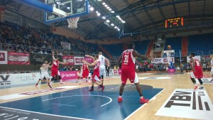 Start Lublin przegrał z MKS-em Dąbrowa Górnicza w samej końcówce. Egzekutorem ostatniego rzutu był Jakub Dłoniak (w całym meczu zdobył 22 punkty)