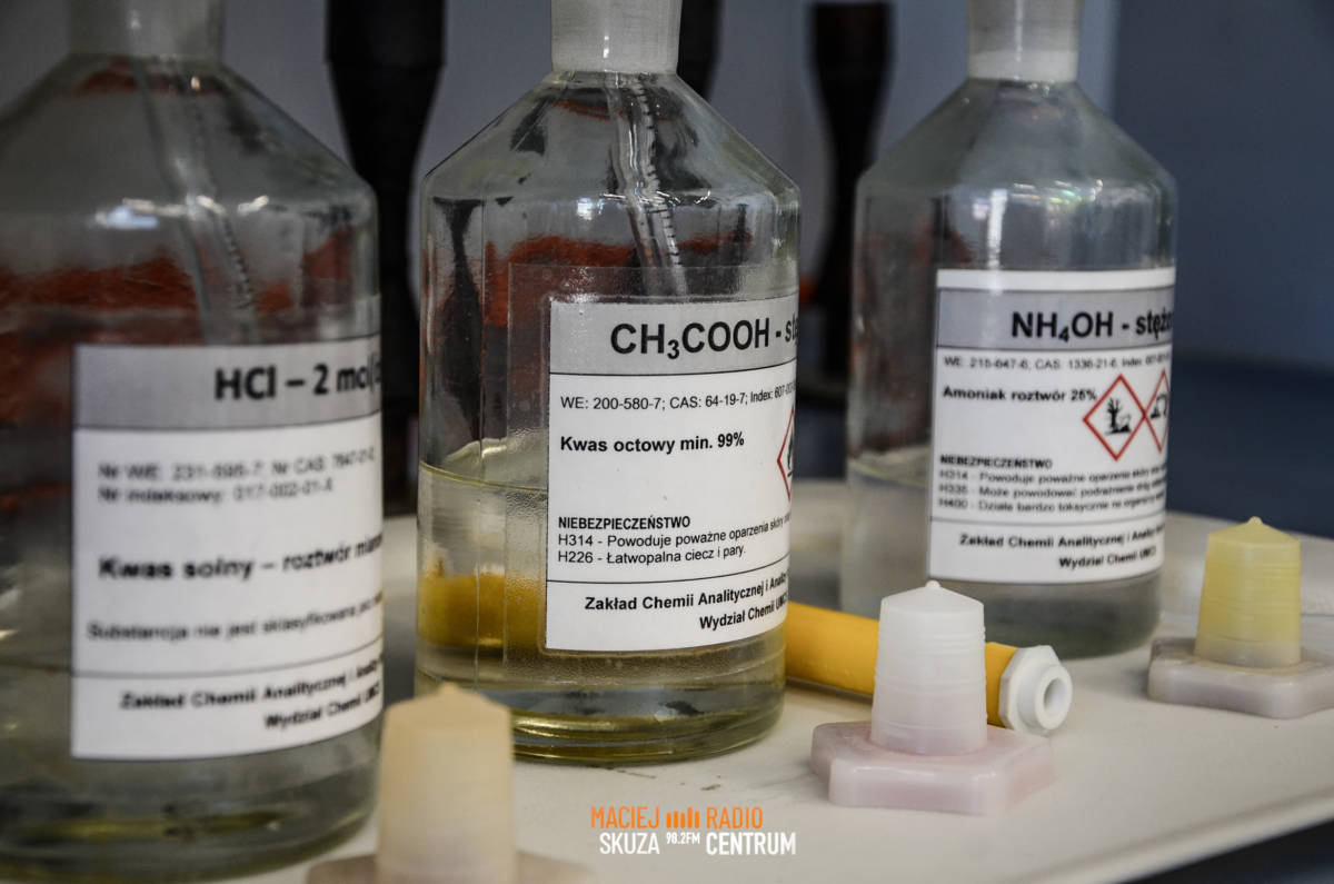Pamiętaj Chemiku Młody Zawsze Wlewaj Kwas Do Wody Dlaczego "Pamiętaj chemiku młody, wlewaj zawsze kwas do wody". Za nami V